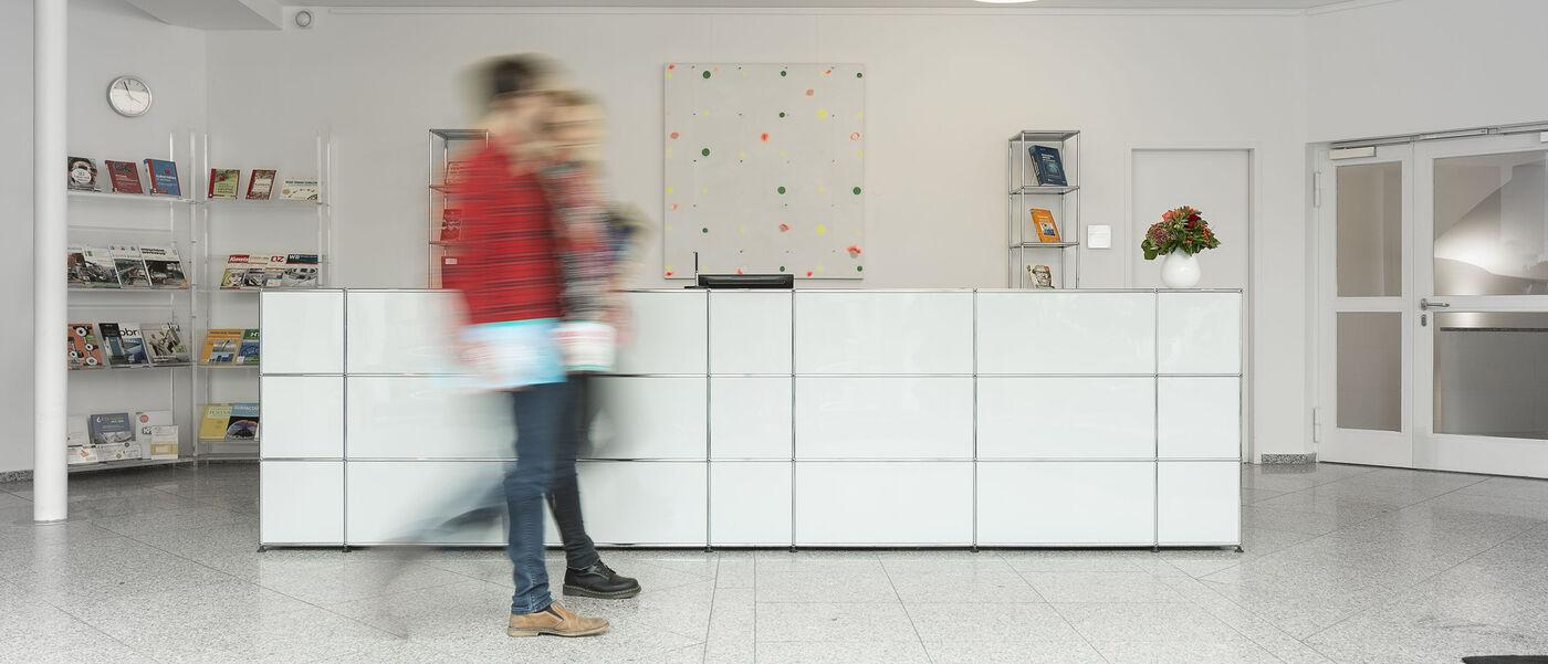 IT-Administrator:in (m/w/d) IT-Administrator:in (m/w/d) - Job München, Mobiles Arbeiten - Hanser Stellenportal